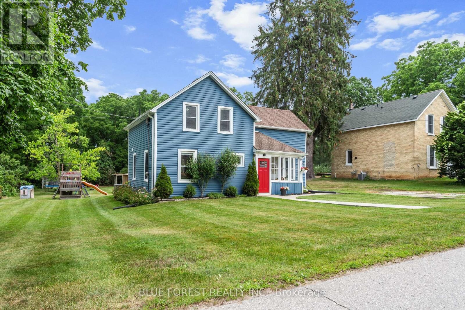 Property Photo: 9 Union Street East ON N0M 1B0