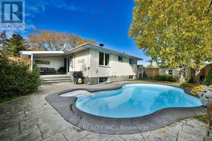 Property Photo:  734 Dieppe Street  ON P4N 5H2 