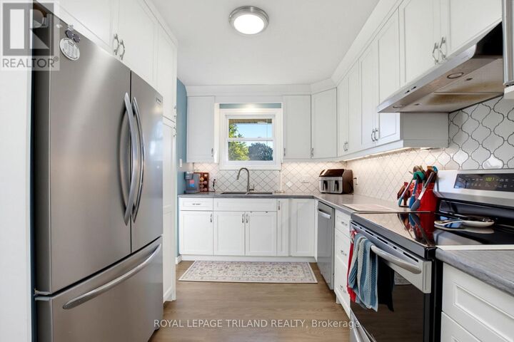 Property Photo:  128 Highview Drive  ON N5R 5R4 