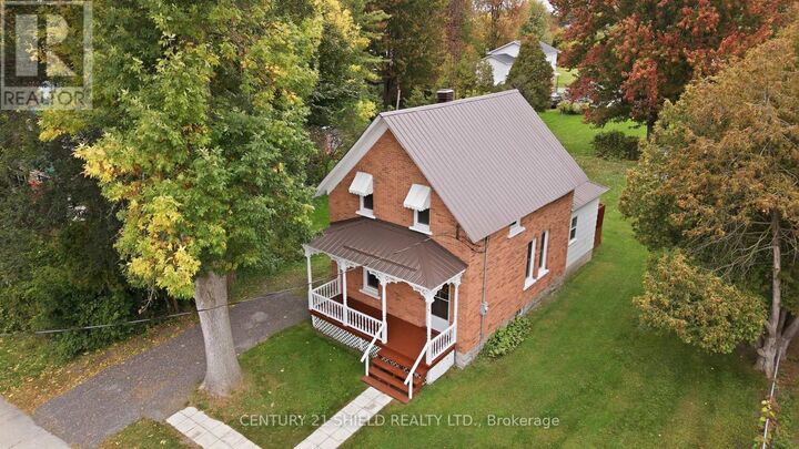 Property Photo:  13 Oak Street  ON K0C 1N0 