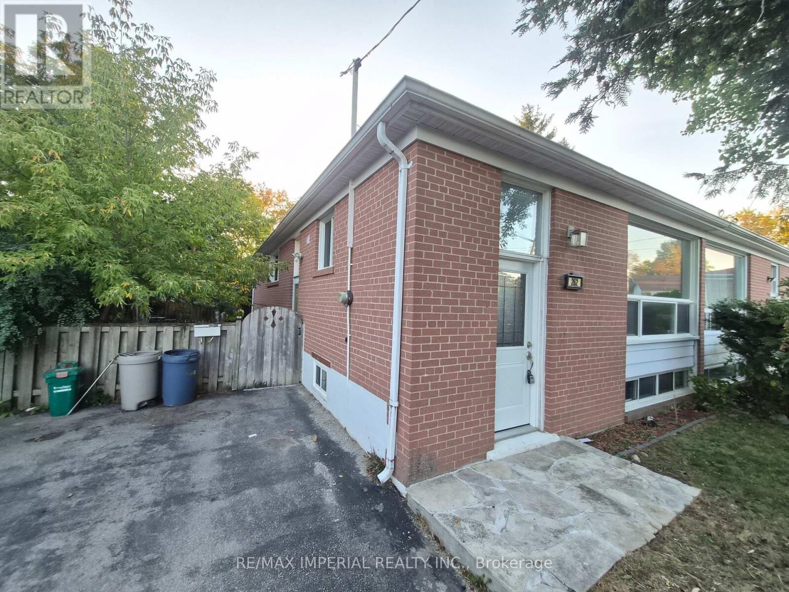 Property Photo: 262 McConvey Drive ON L4C 3K2
