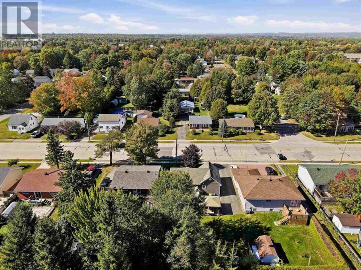Property Photo:  435 Chambers Ave  ON P6A 4W4 