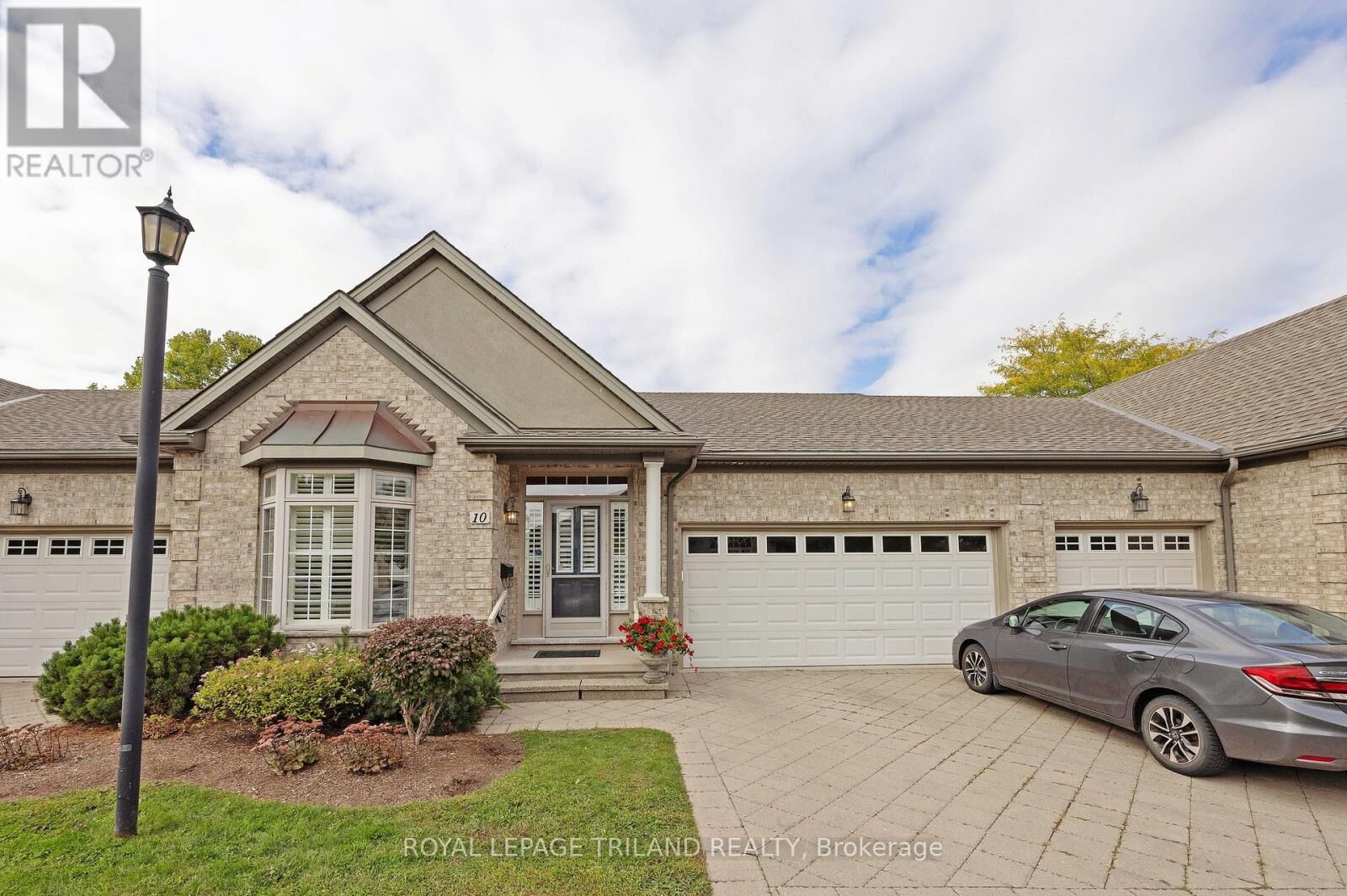 Property Photo:  575 McGarrell Place 10  ON N6G 5L3 