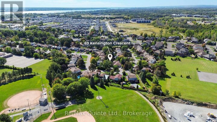 Property Photo:  69 Kensington Crescent  ON K8P 4T4 
