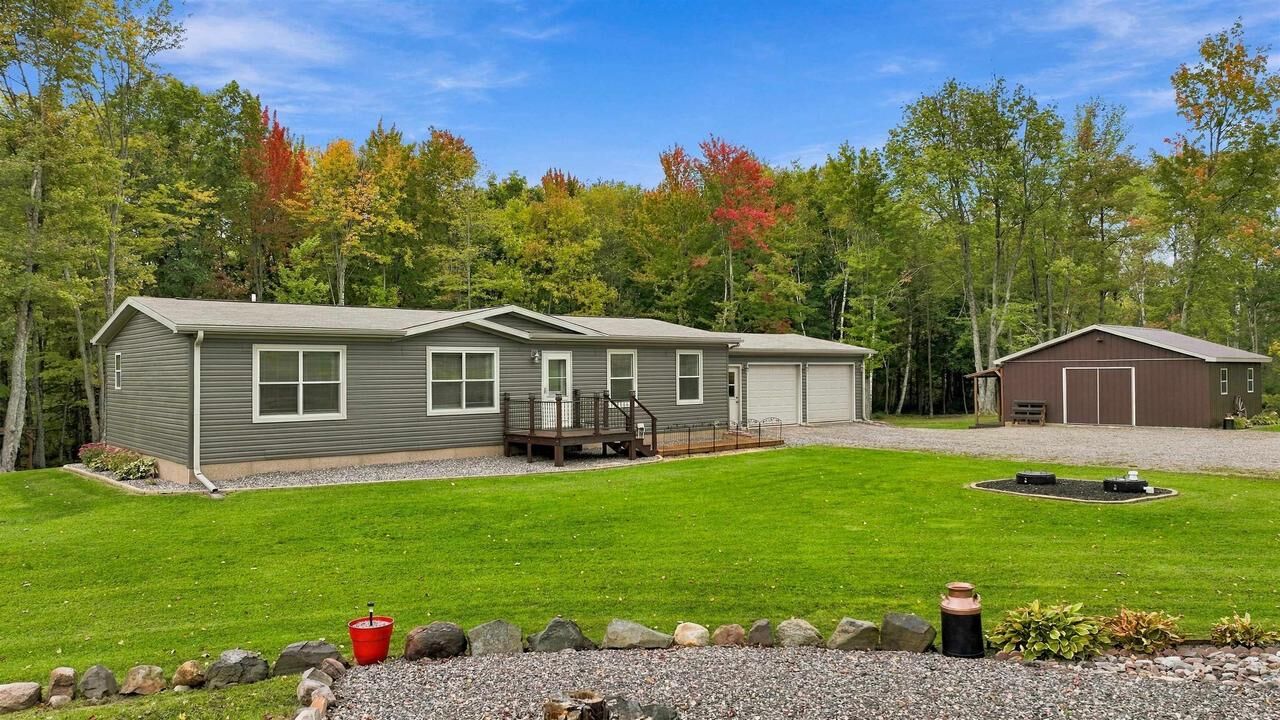 Property Photo:  W5084 County Road O  WI 54451 