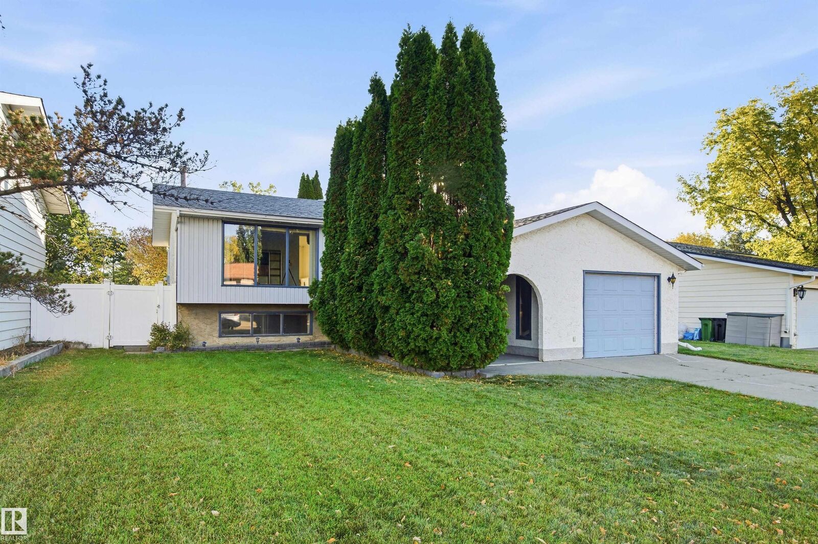 Property Photo:  3143 78 St NW  AB T6K 3P1 