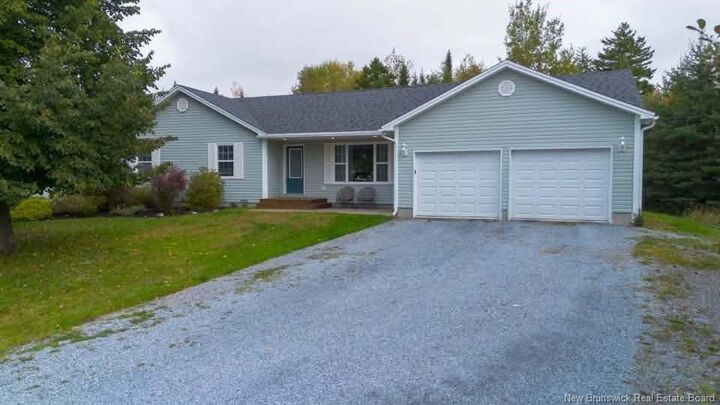 Property Photo:  10 Queensbury Drive  NB E2E 5B5 