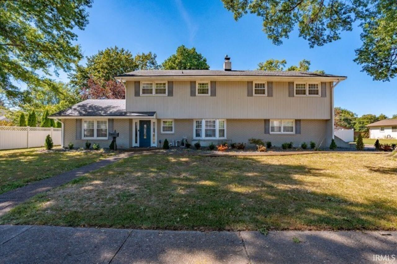 Property Photo: 615 Trinity Drive IN 47714