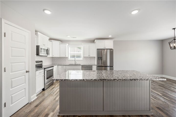 Property Photo:  126 Lee Road 2228  AL 36804 