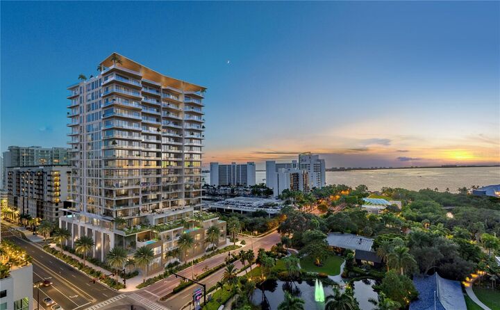 Property Photo:  668 Quay Commons 1701  FL 34236 