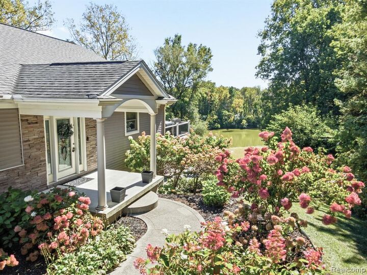 Property Photo:  3751 N River Road  MI 48059 4146 