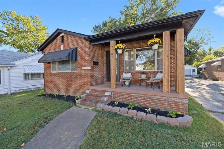 Property Photo:  710 N Keebler Avenue  IL 62234 