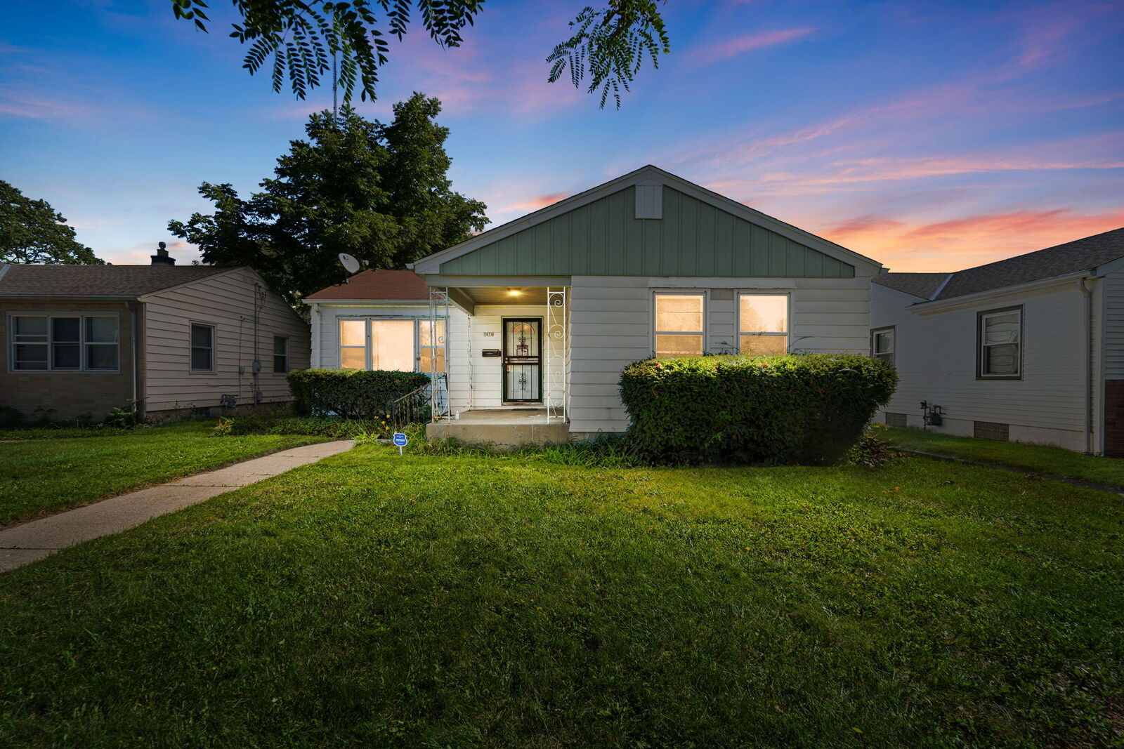 Property Photo: 5070 N 20th St WI 53209