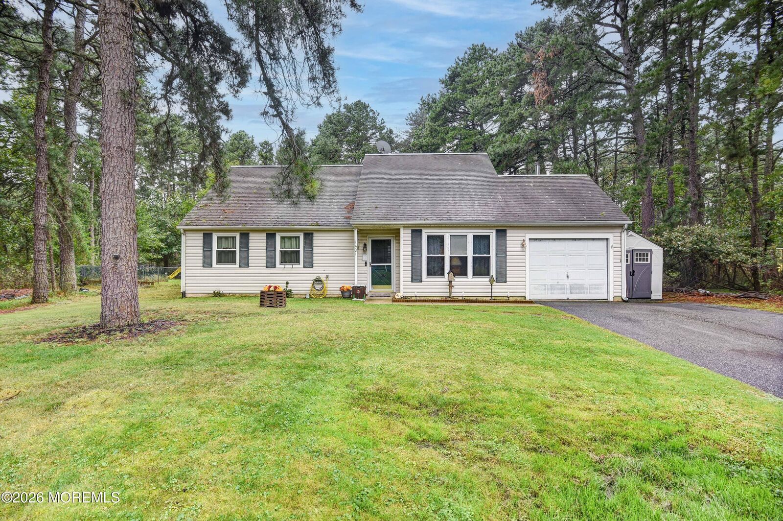 Property Photo:  1401 Newark Avenue  NJ 08759 