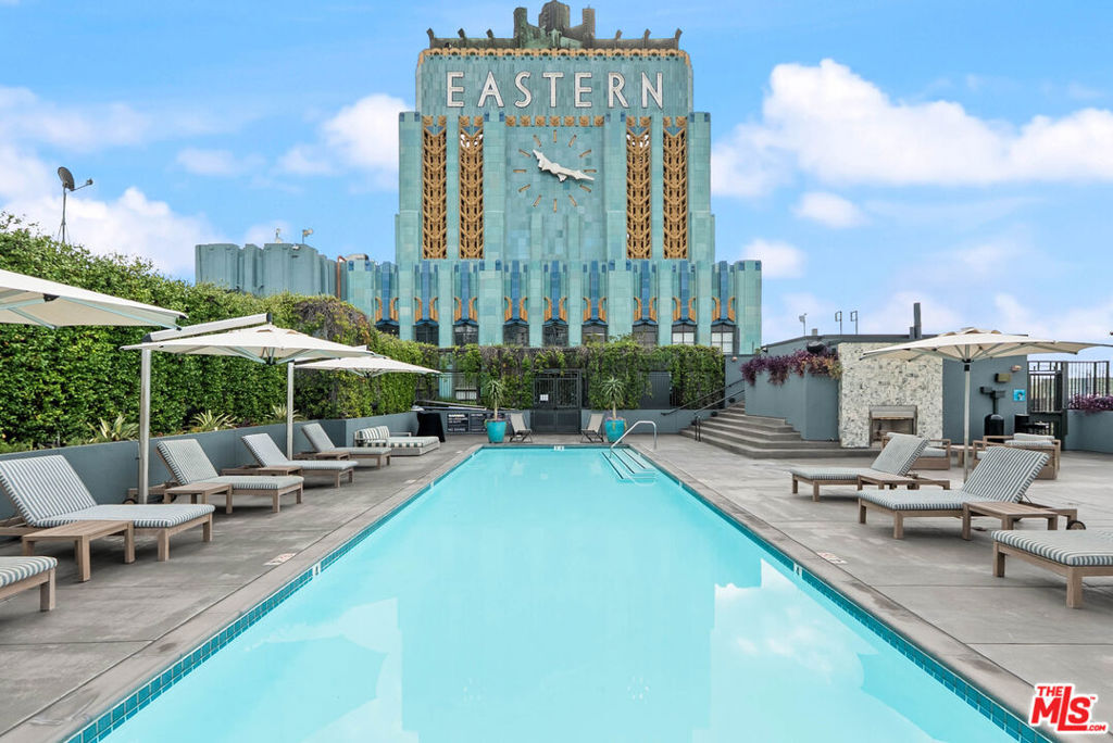 Property Photo: 849 S Broadway M09 CA 90014
