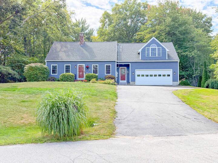Property Photo:  6 Peabody Lane  ME 04072 
