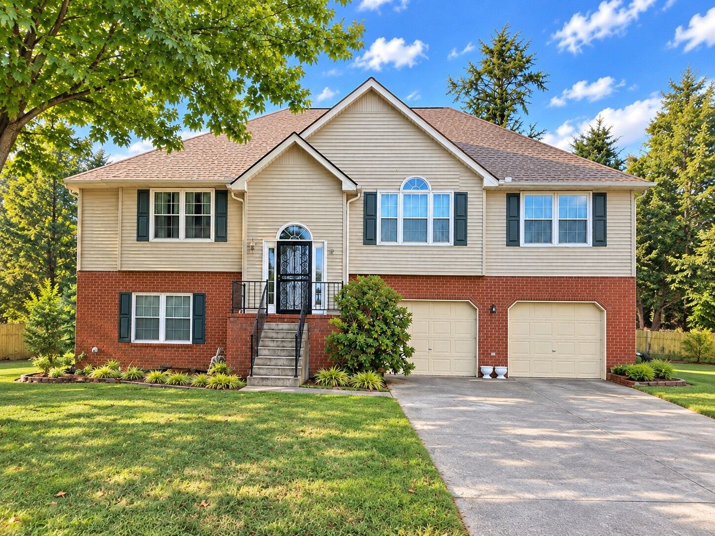Property Photo:  220 Rollingwood Ct  TN 37086 