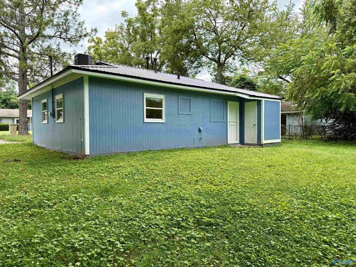 Property Photo: 2206 Evans Avenue AL 35810