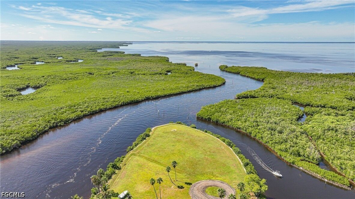 Property Photo:  5600 Sea Edge Drive  FL 33950 
