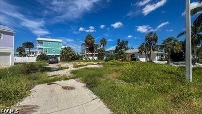 Property Photo:  131 Mid Island Drive  FL 33931 