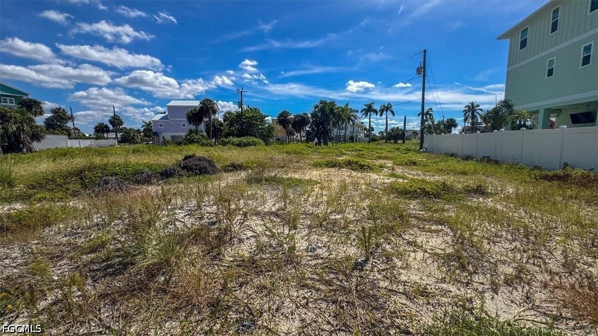 Property Photo: 100/104 Jefferson Street FL 33931