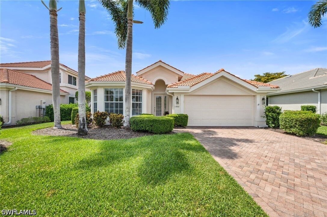 Property Photo: 11801 Bramble Court FL 34120