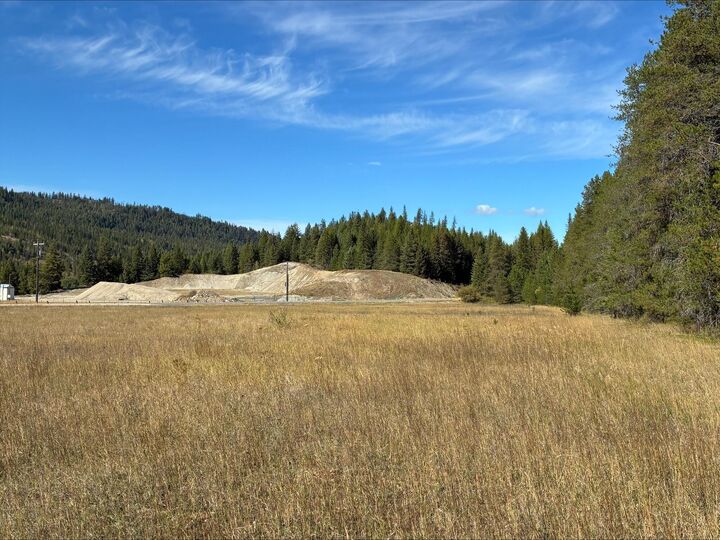 Property Photo: 2022 Aladdin Rd WA 99141