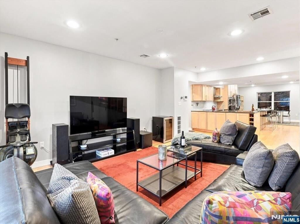 Property Photo:  4801 Palisade Avenue 4B  NJ 07087 
