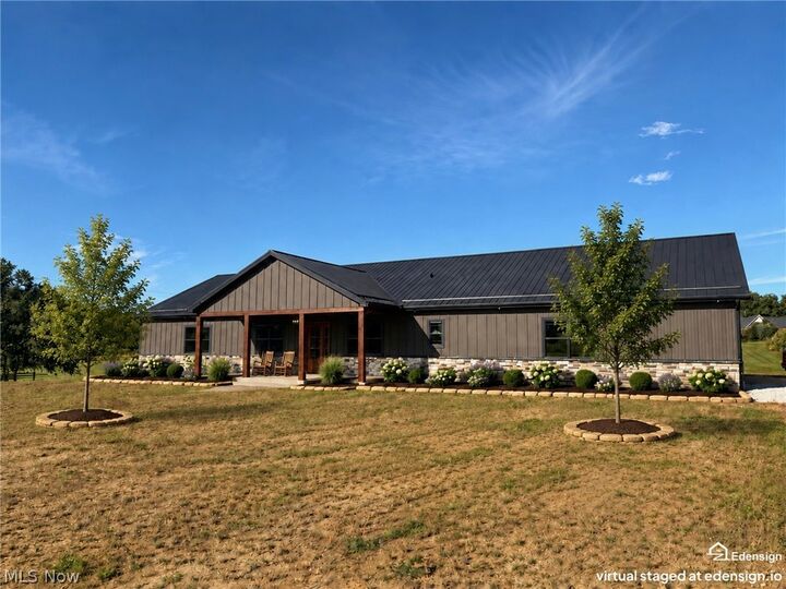 Property Photo: 2085 Belfort Avenue NE OH 44641