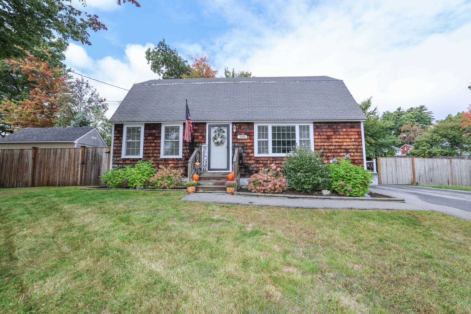 Property Photo: 108 Westwood Drive NH 03062