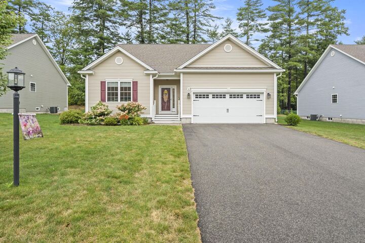 Property Photo:  8 Falling Leaf Drive  NH 03053 