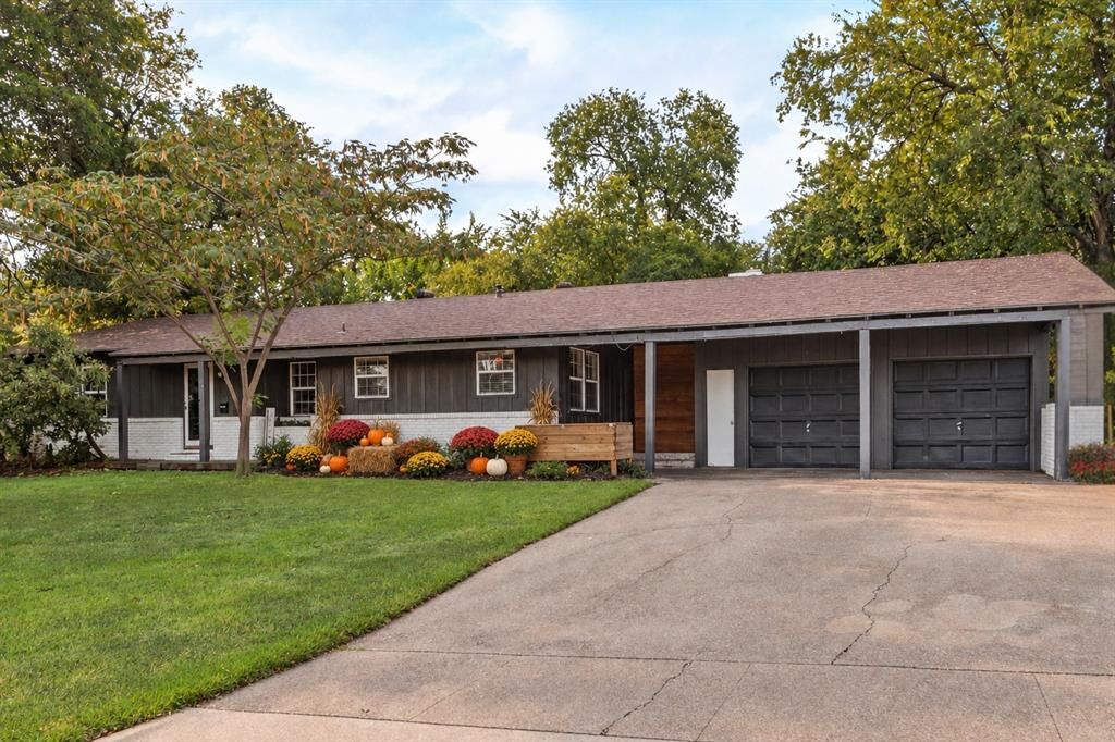 Property Photo:  6555 Calmont Avenue  TX 76116 