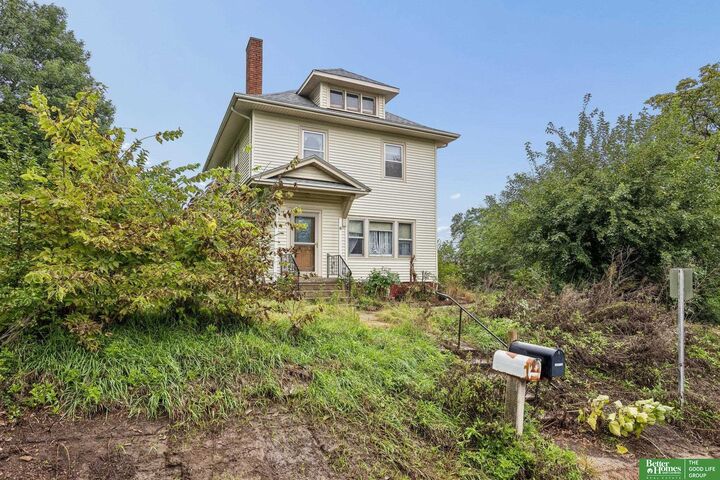 Property Photo: 109 S Davis Avenue NE 68045