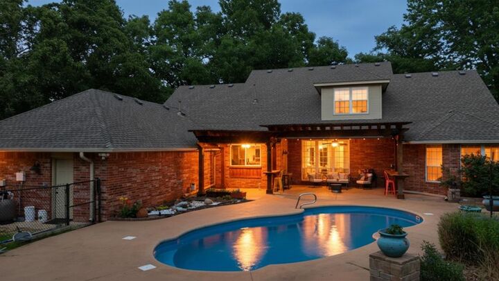 Property Photo: 16316 Cobblestone Circle OK 73020