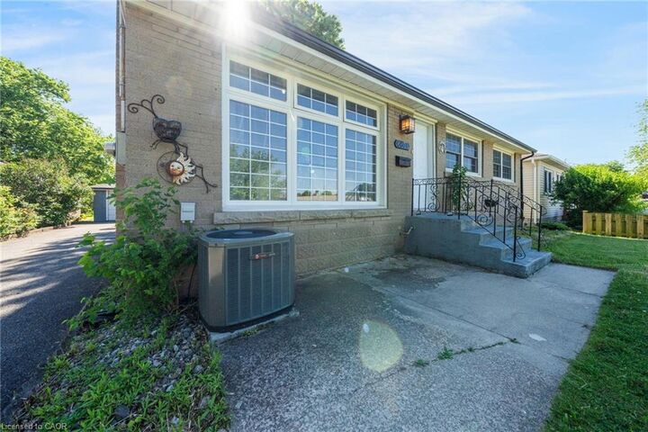 Property Photo:  6604 Locus Avenue  ON L2G 4K7 