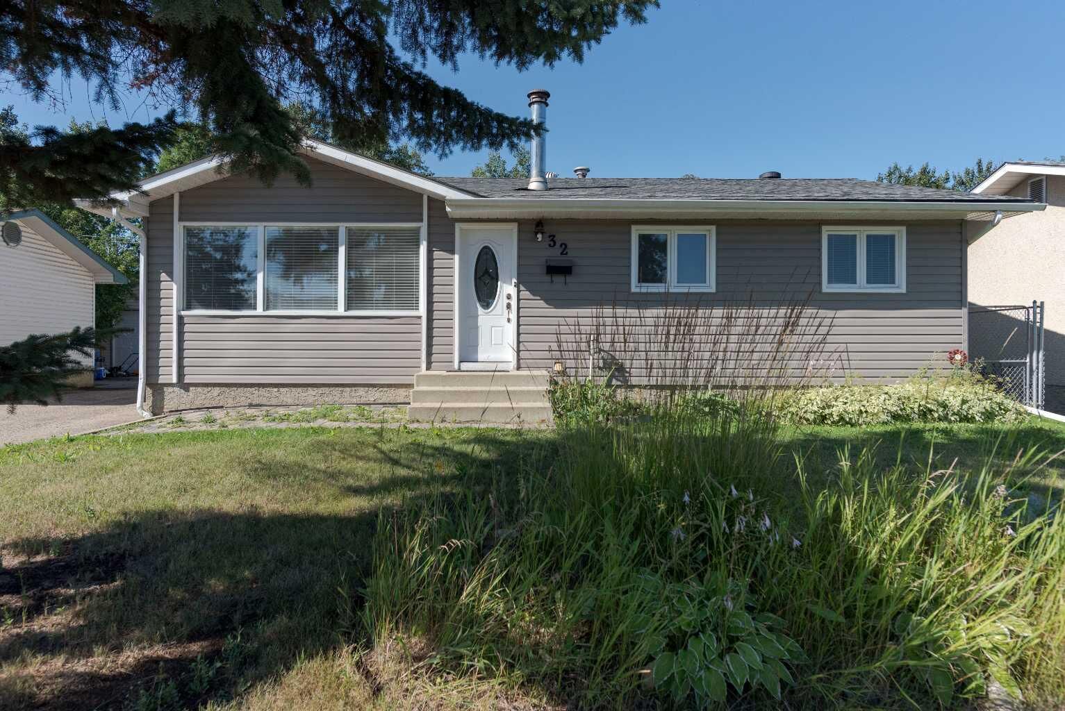 Property Photo:  32 Moberly Crescent  AB T9H 1G9 