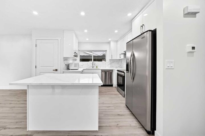 Property Photo:  4908 Marlborough Drive NE  AB T2A 2Z6 