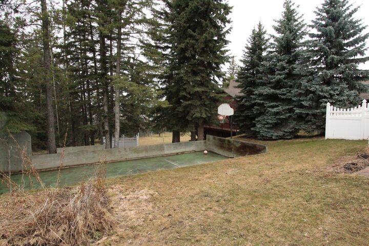 Property Photo:  5408 60 Street  AB T4T 1K8 