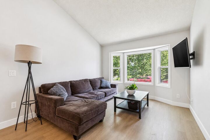 Property Photo:  189 Deerfield Terrace SE  AB T2J 6V2 