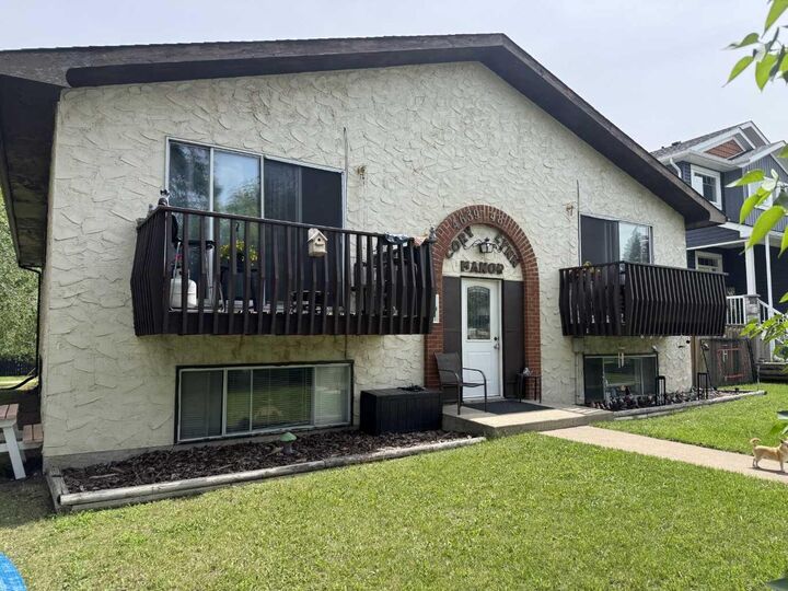 Property Photo:  4639 48 Street  AB T4S 1L4 