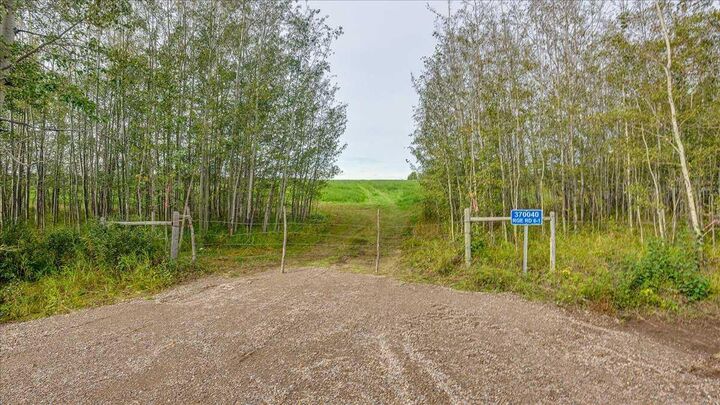 Property Photo:  370040 Range Road 61  AB T0M 0M0 