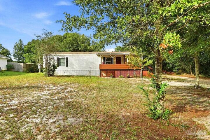 Property Photo:  5514 Maverick Ln  FL 32563 