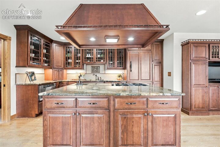 Property Photo:  8 Raven Hills Court  CO 80919 