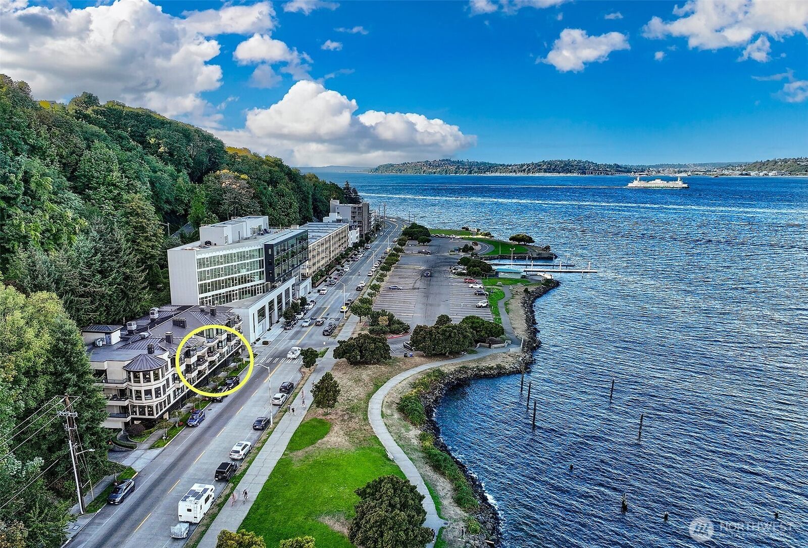 Property Photo: 1331 Harbor Avenue SW 103 WA 98116