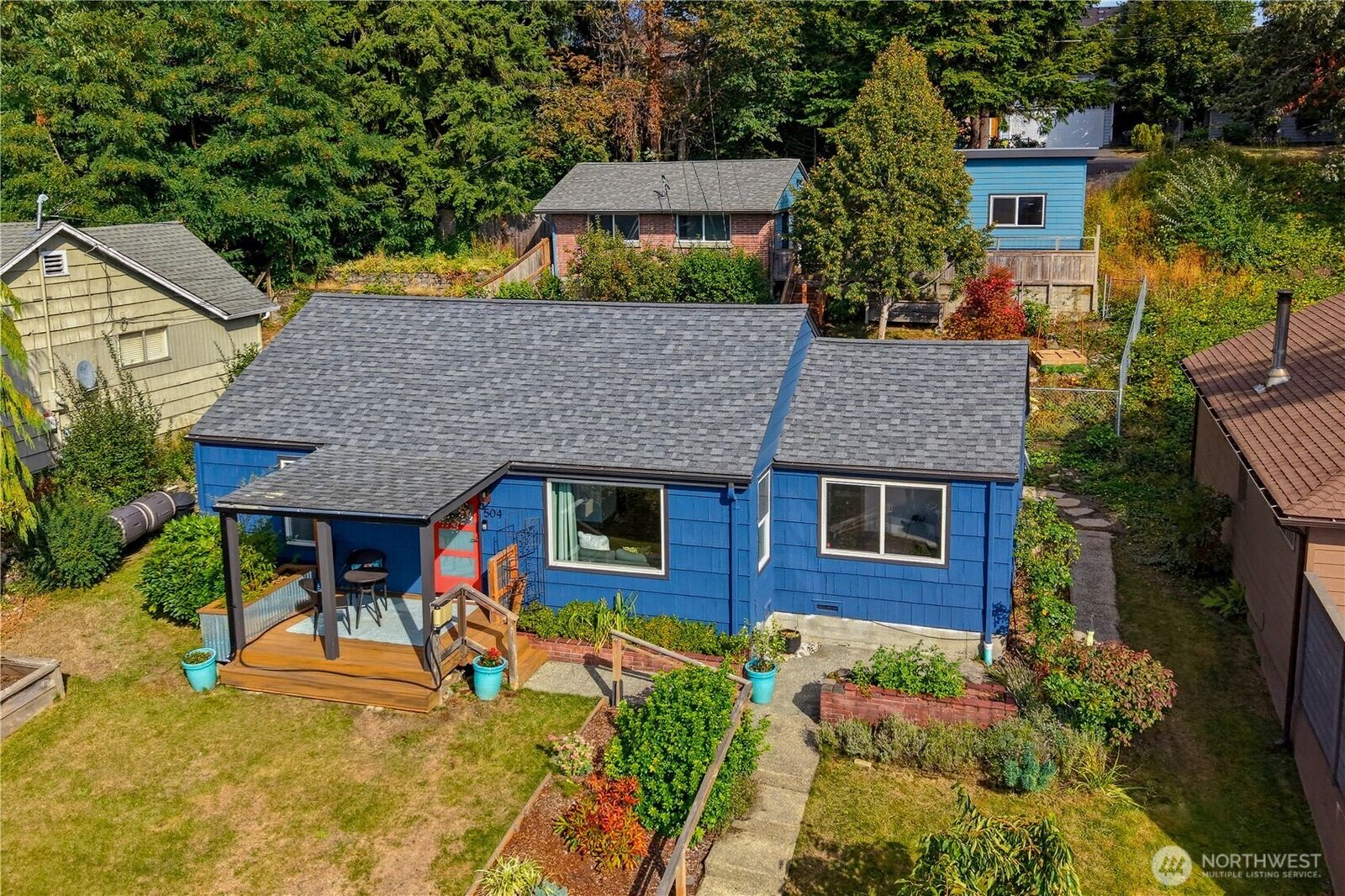 Property Photo: 504 Windsor Park NE WA 98056