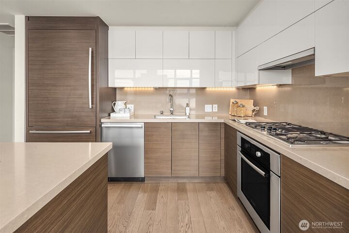 Property Photo: 588 Bell Street 2606S WA 98121