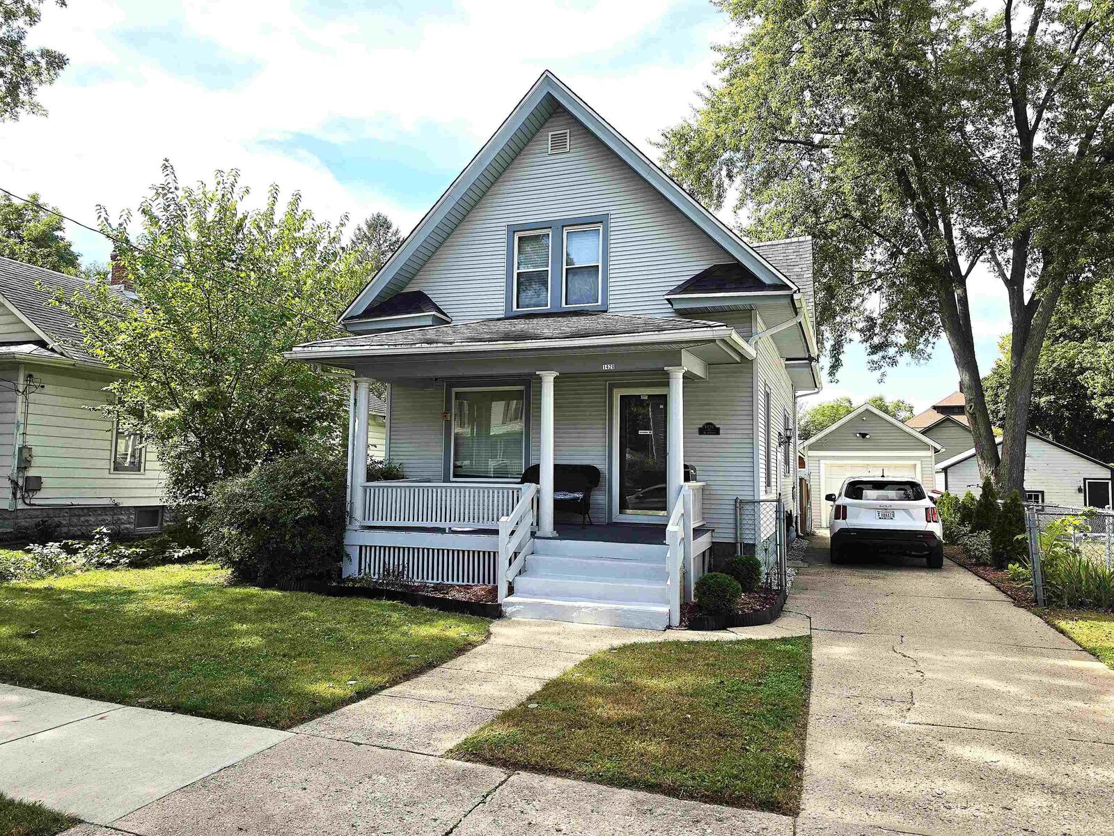 Property Photo:  1420 N Court Street  IL 61103 