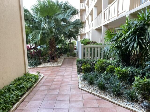 Property Photo: 7076 Huntington Lane 805 FL 33446