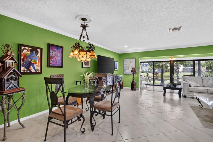 Property Photo:  43 W Stratford Lane W B  FL 33436 