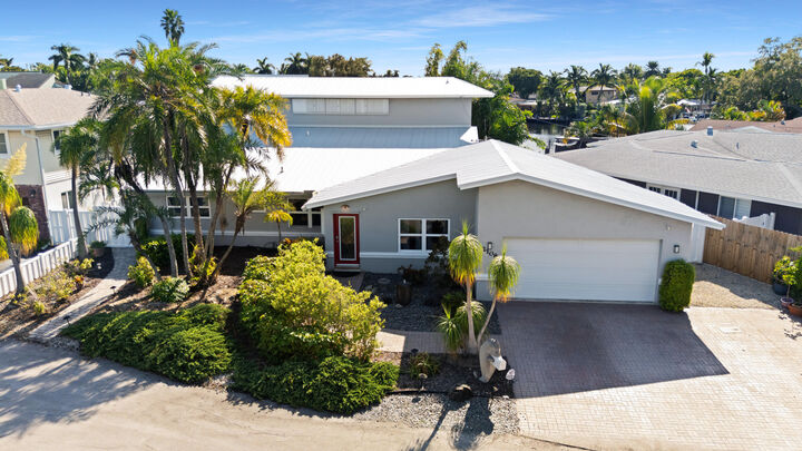 Property Photo:  2108 NE 24th Street  FL 33305 